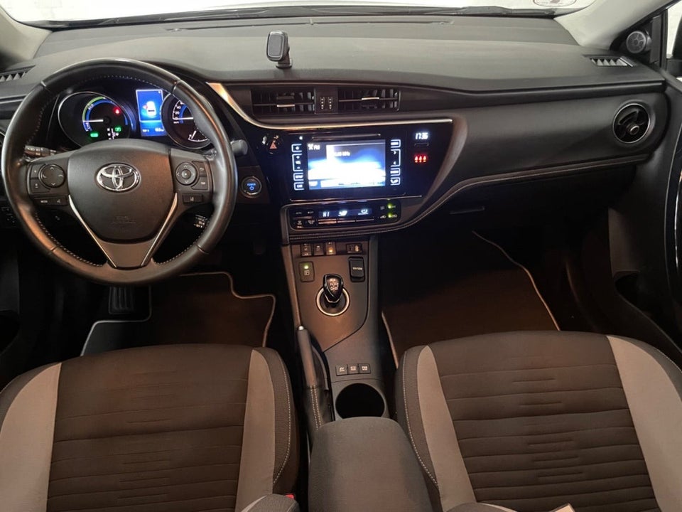 Toyota Auris 1,8 Hybrid H2 Comfort Touring Sports CVT 5d