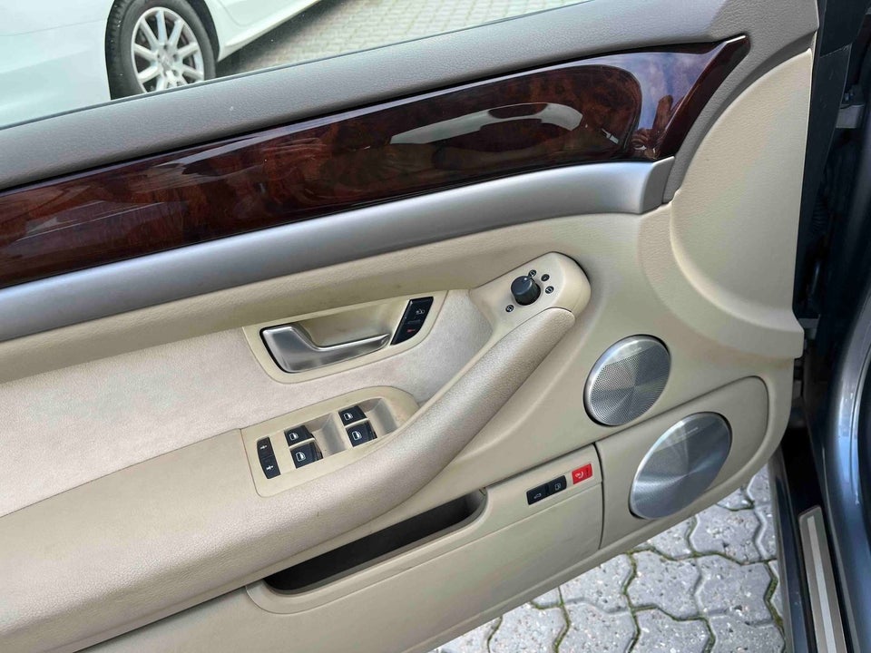 Audi A8 4,2 TDi 326 quattro Tiptr. 4d