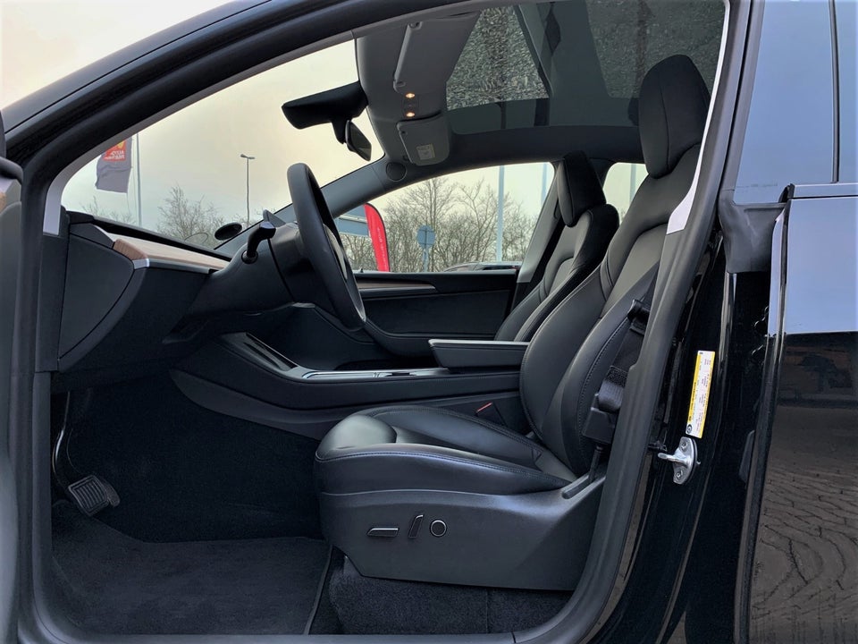 Tesla Model Y Long Range AWD 5d