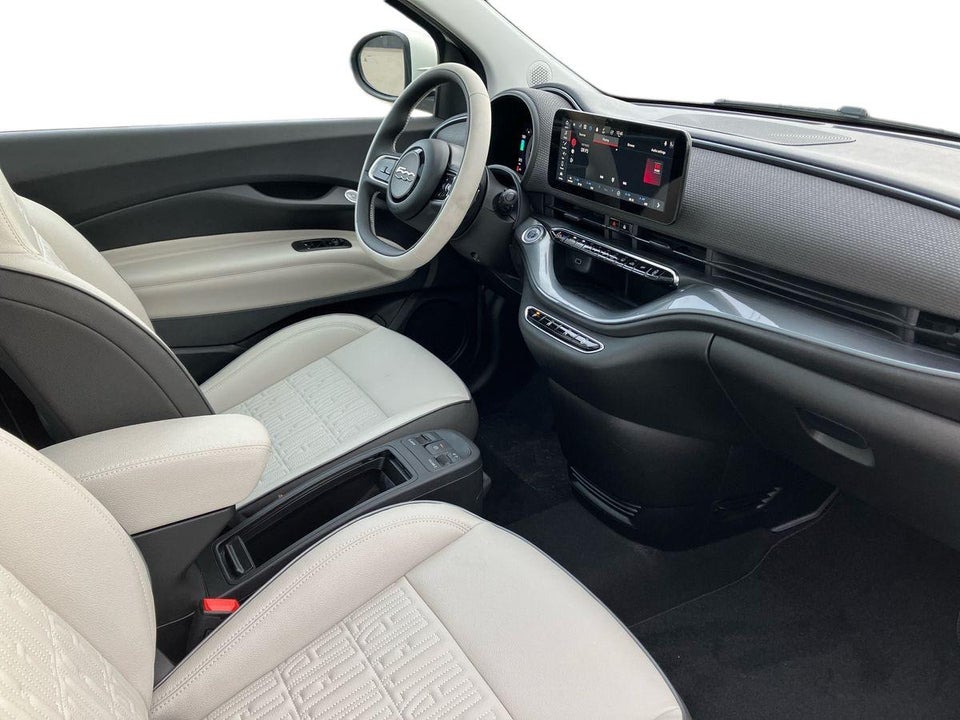 Fiat 500e 42 la Prima 3+1 4d