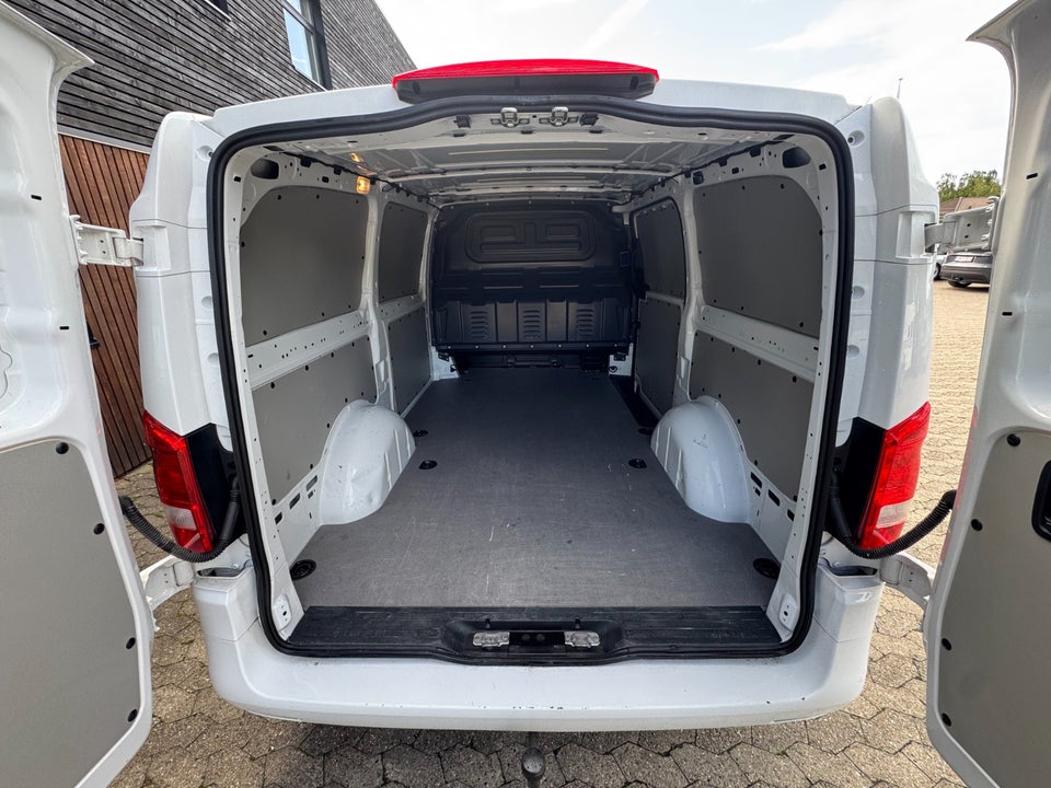 Mercedes Vito 114 2,0 CDi Kassevogn aut. L RWD