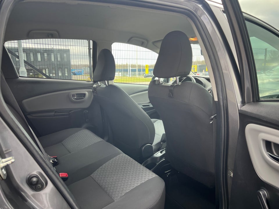 Toyota Yaris 1,3 VVT-i T2 Komfort 5d