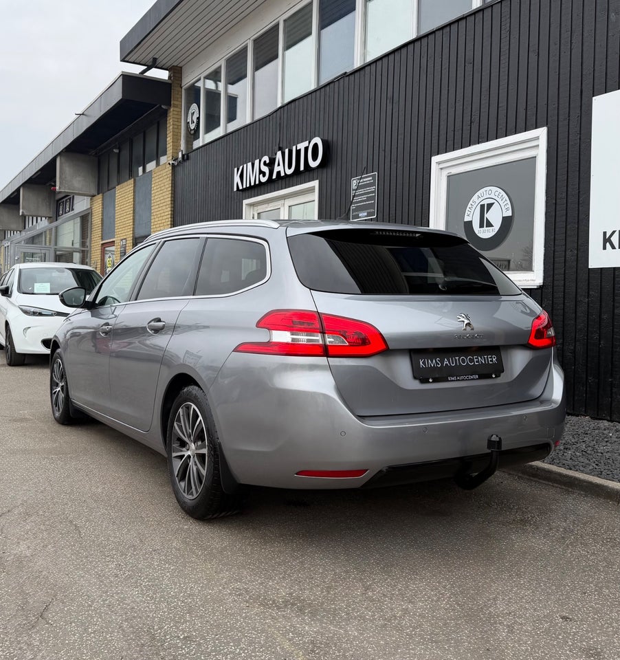 Peugeot 308 1,2 e-THP 130 Active SW 5d