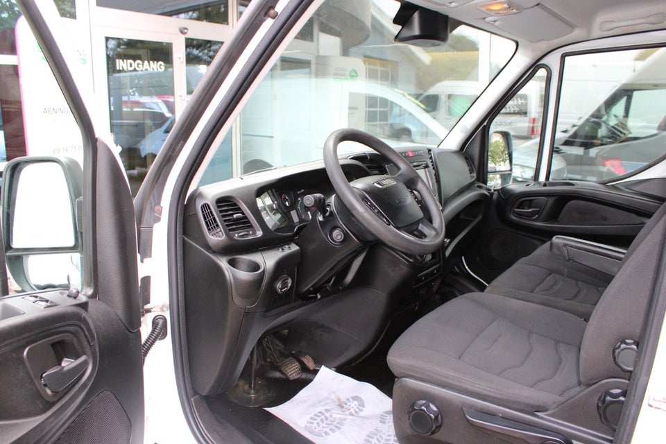Iveco Daily 2,3 35S13 10,8m³ Van AG8