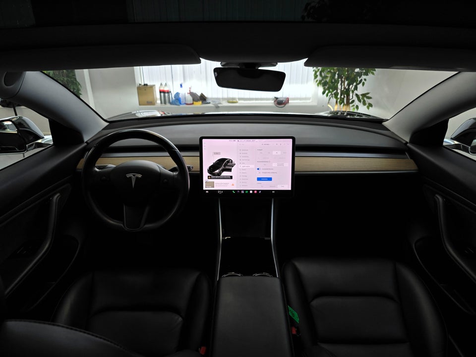 Tesla Model 3 Long Range AWD 4d