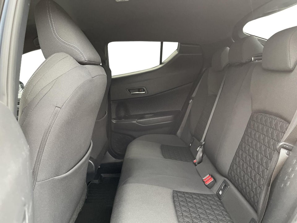 Toyota C-HR 1,8 Hybrid C-LUB Smart CVT 5d