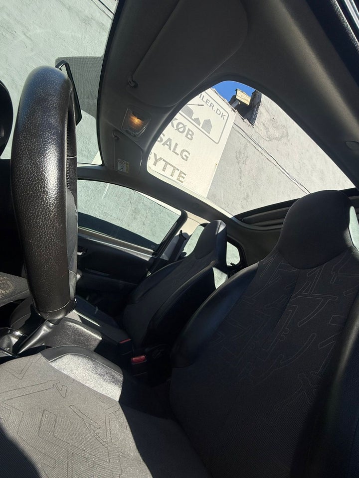 Toyota Aygo 1,0 VVT-i x-wave Sky 5d