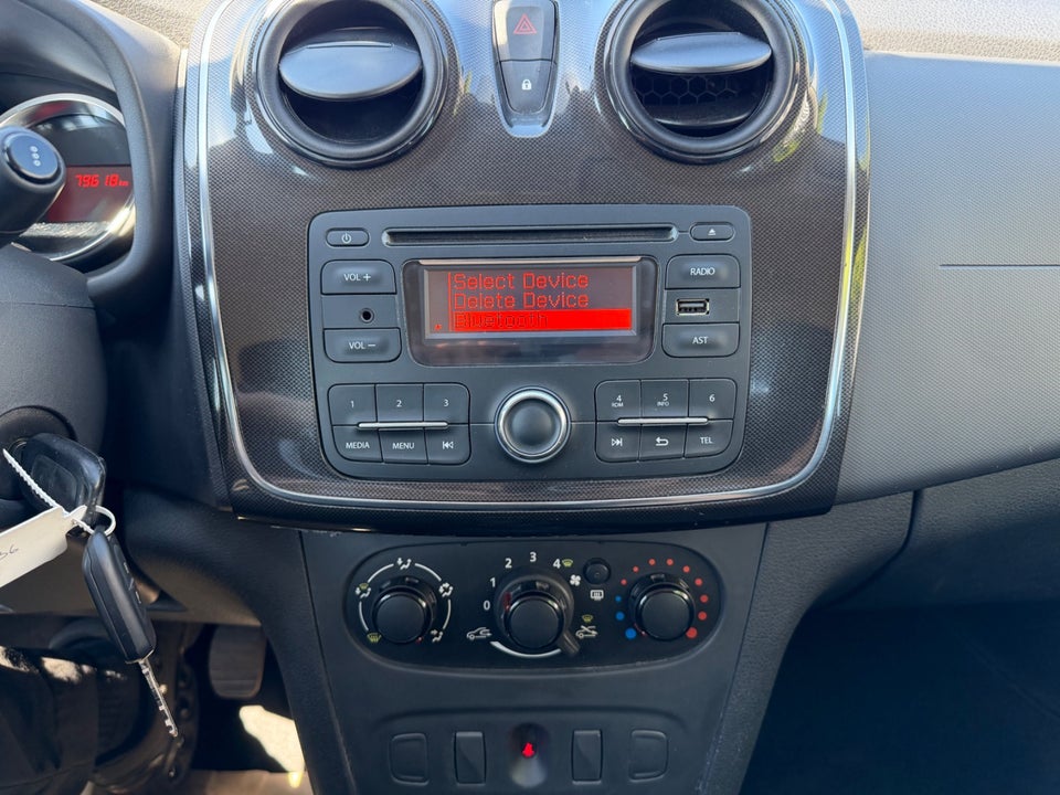 Dacia Logan 0,9 TCe 90 Ambiance MCV 5d