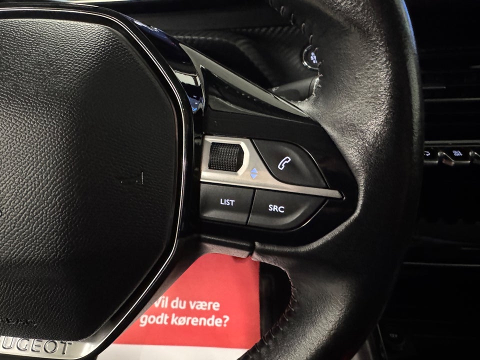 Peugeot 208 1,2 PureTech 100 Allure Sky 5d