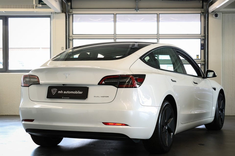 Tesla Model 3 Long Range AWD 4d