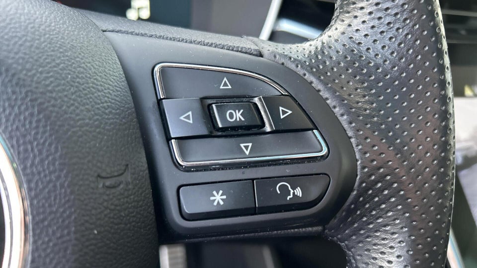 MG Marvel R Luxury 5d