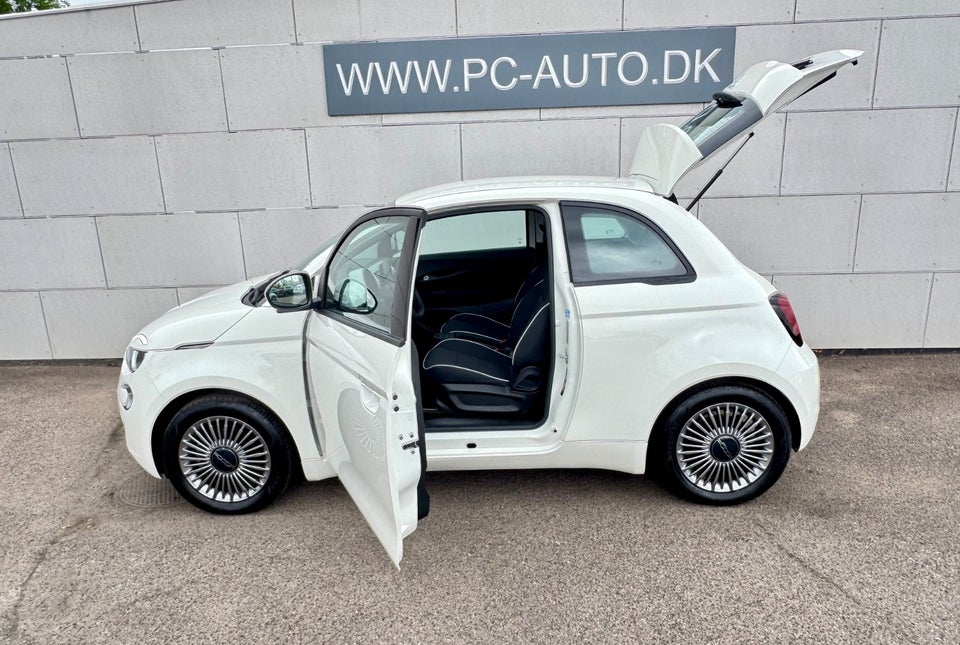 Fiat 500e 42 Icon 3d