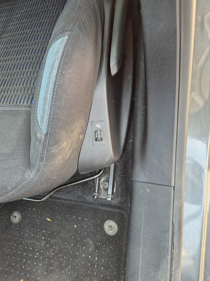 Peugeot 208 1,6 e-HDi 92 Active 5d