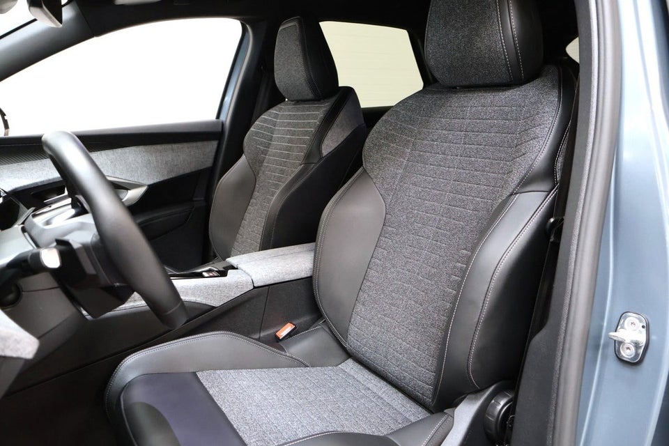 Peugeot e-3008 77 Allure 5d
