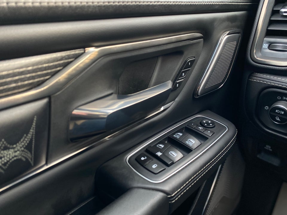 Dodge RAM 1500 5,7 V8 Hemi Limited Night aut. 4d