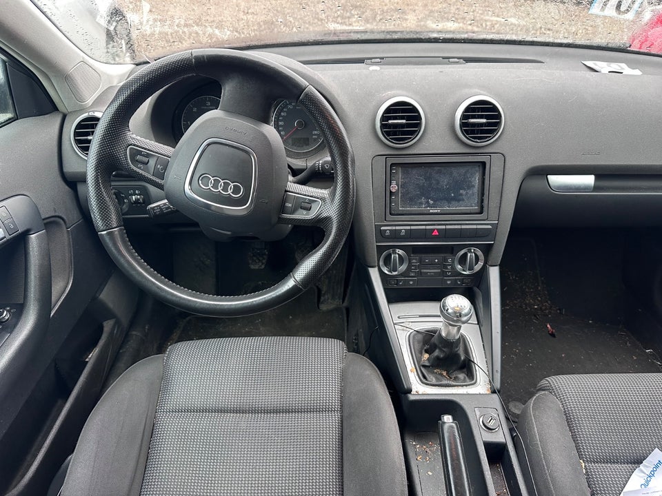 Audi A3 2,0 TDi 140 Ambiente Sportback 5d