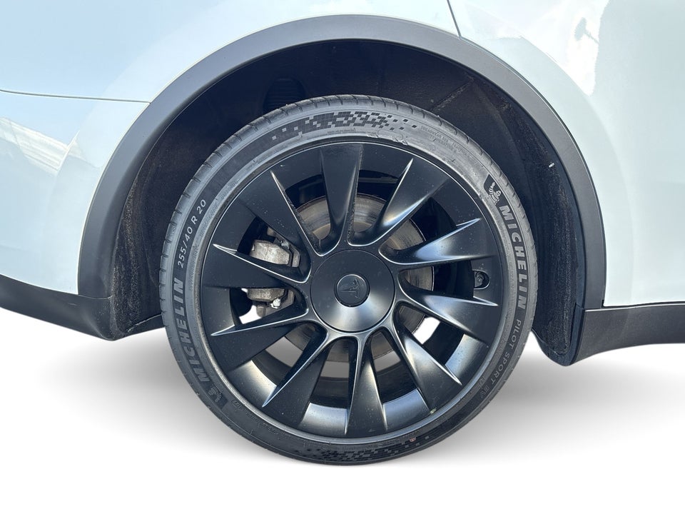 Tesla Model Y Long Range AWD 5d