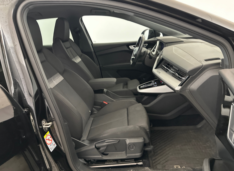 Audi Q4 e-tron 40 Advanced 5d