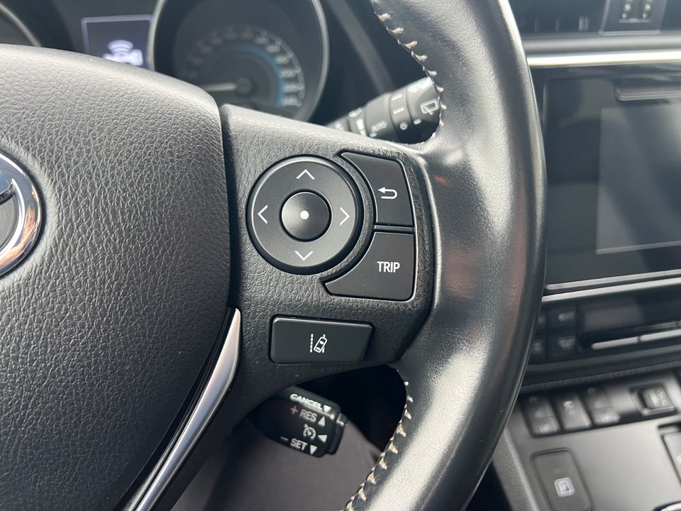 Toyota Auris 1,8 Hybrid H2 Selected Touring Sports CVT 5d