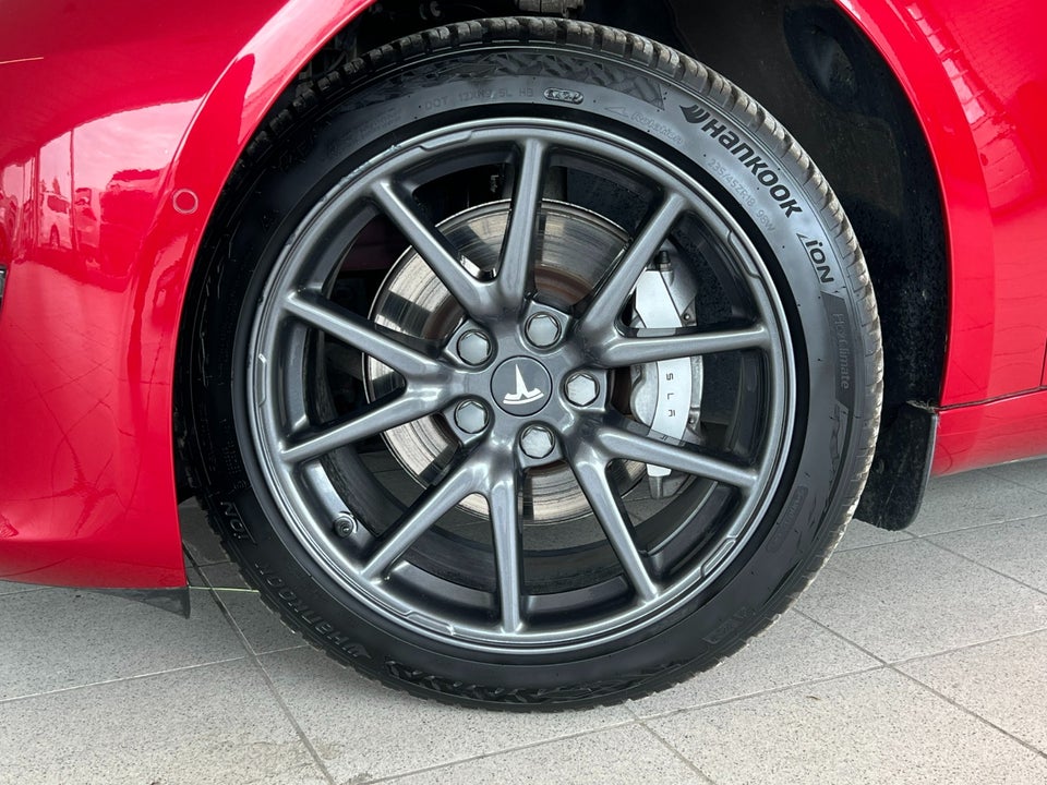Tesla Model 3 Standard Range+ RWD 4d