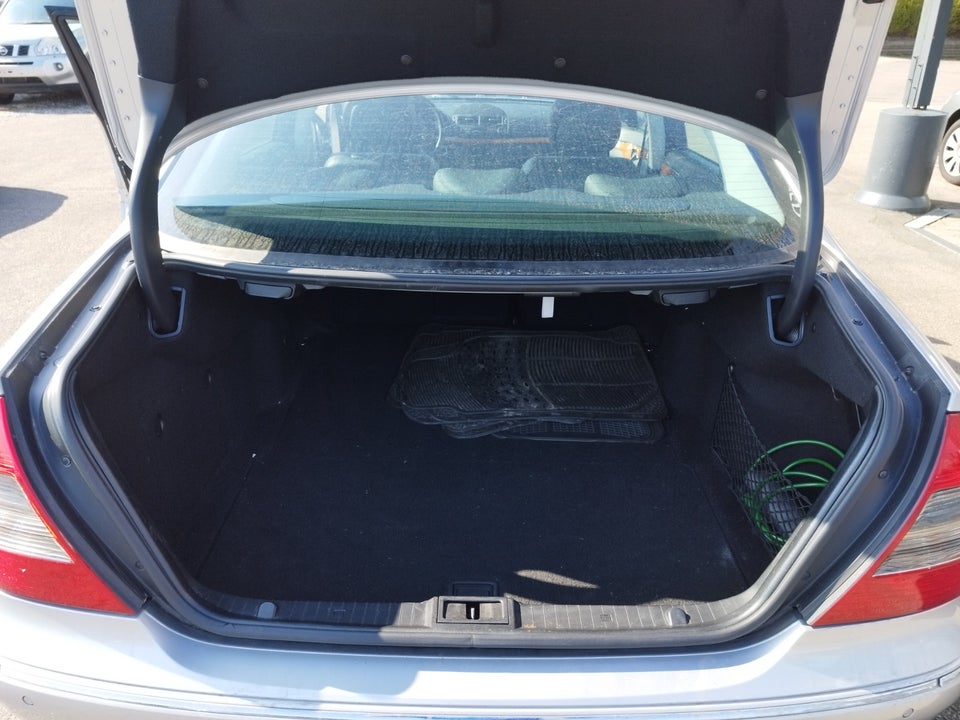 Mercedes E280 3,0 Elegance aut. 4d