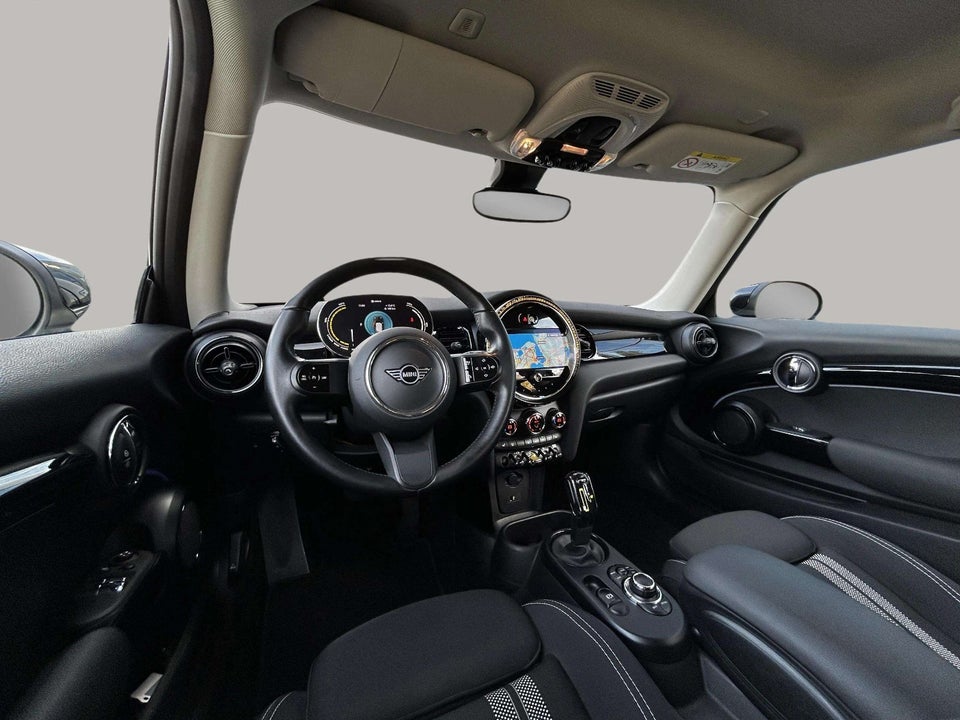 MINI Cooper SE Essential 3d