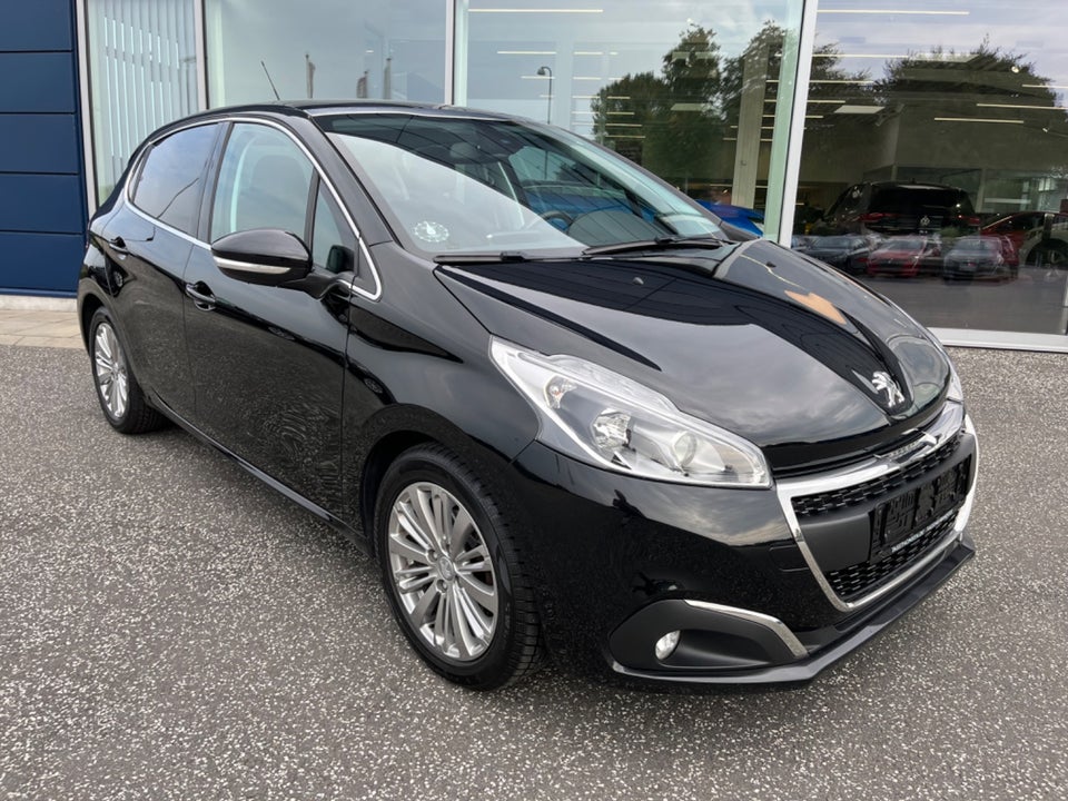 Peugeot 208 1,5 BlueHDi 100 Infinity Sky 5d