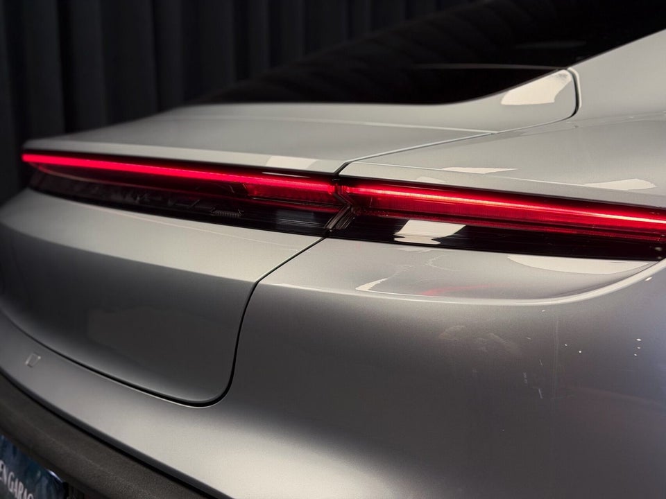 Porsche Taycan Performance+ 4d