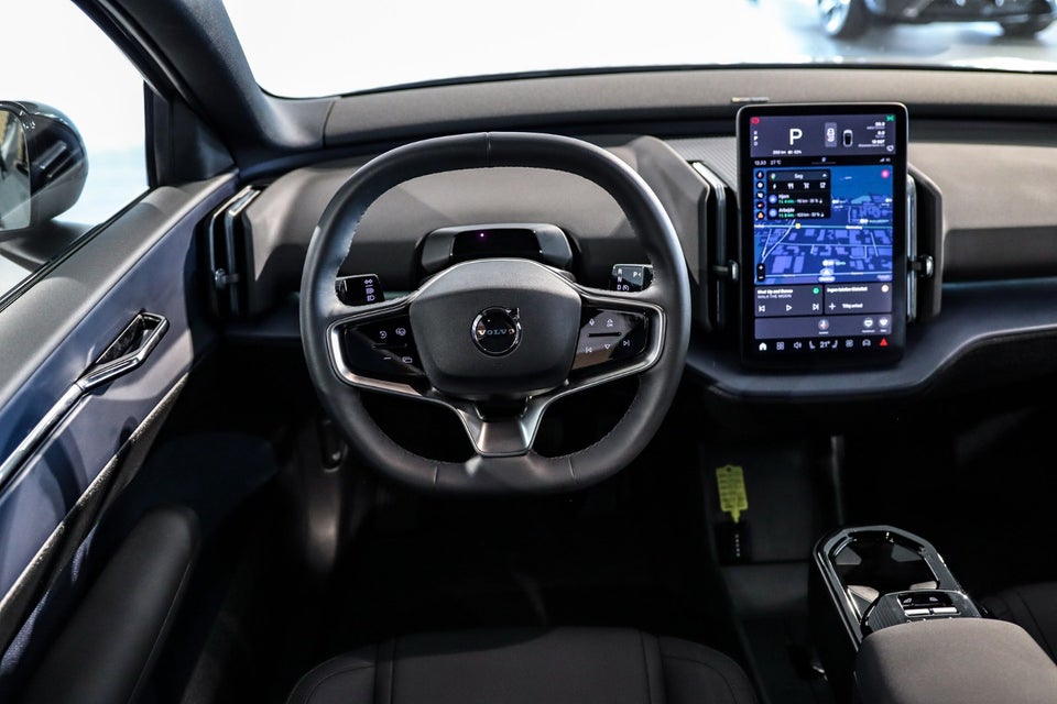 Volvo EX30 Extended Range Plus 5d