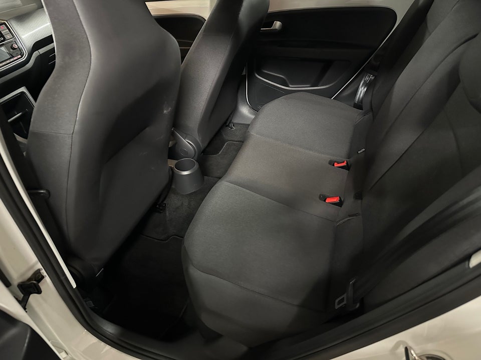 VW Up! 1,0 MPi 60 White Style 5d