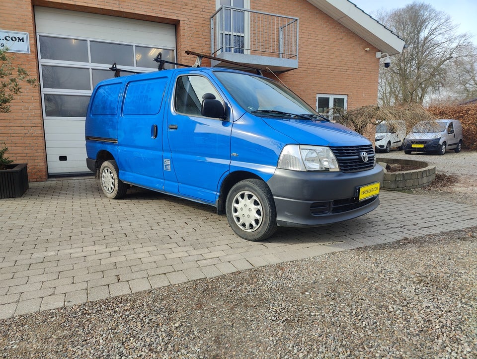 Toyota HiAce 2,5 D-4D 95 kort 5d