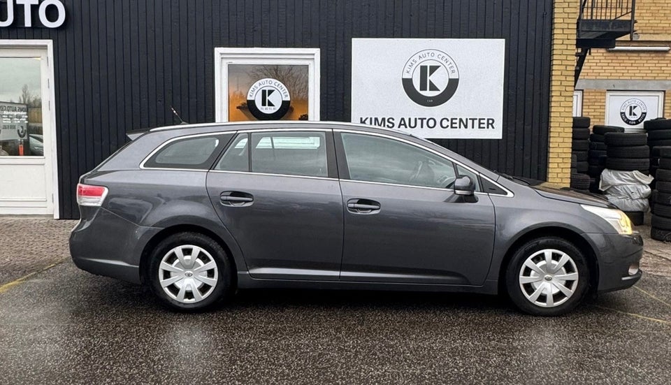 Toyota Avensis 1,8 VVT-i T2 stc. 5d