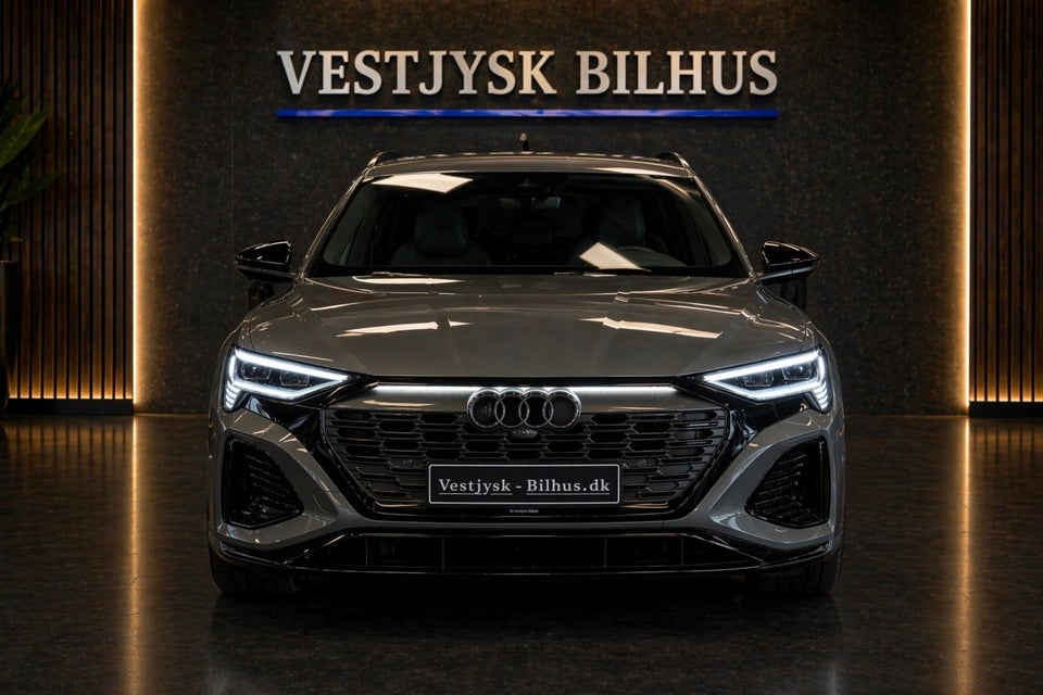 Audi Q8 e-tron 55 S-line quattro 5d