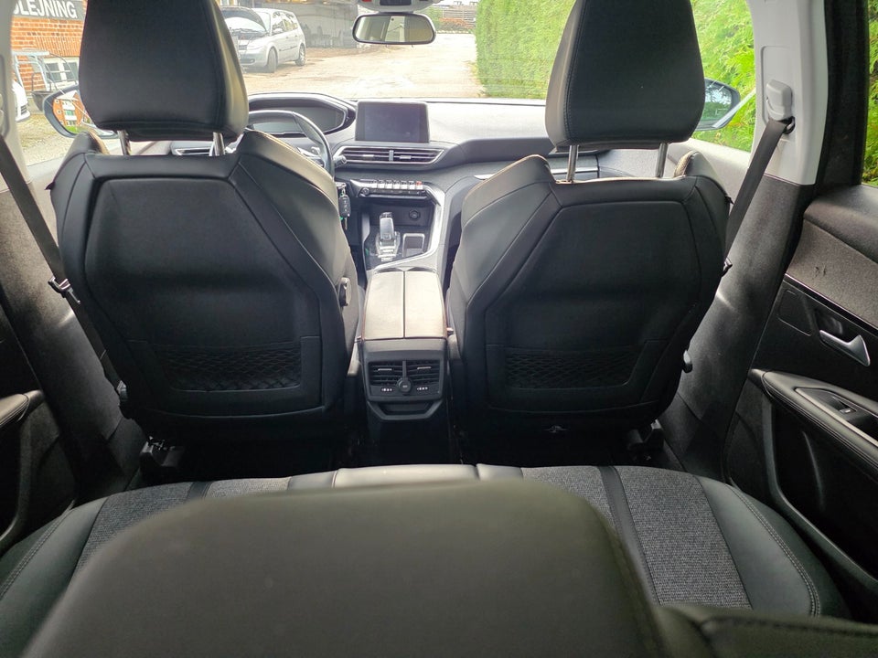 Peugeot 3008 1,2 e-THP 130 Allure EAT6 5d