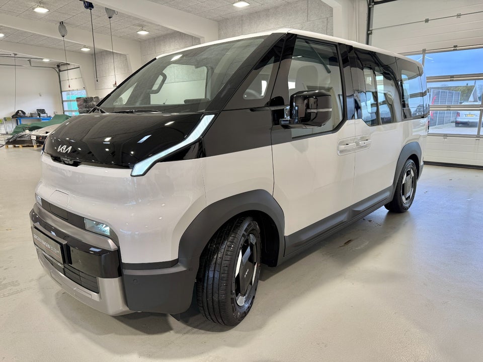 Kia PV5 71 Long Range Upgrade 5d