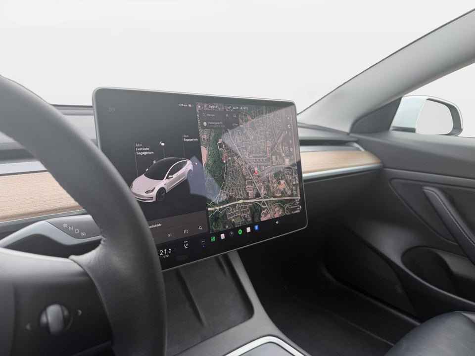 Tesla Model 3 Standard Range+ RWD 4d