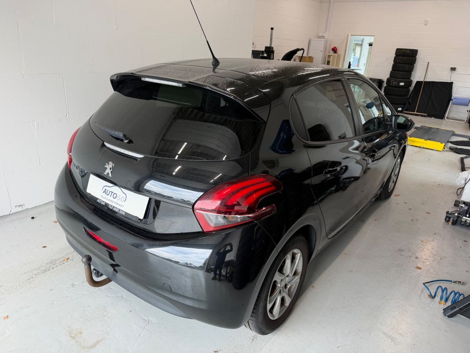 Peugeot 208 1,6 BlueHDi 100 Envy 5d