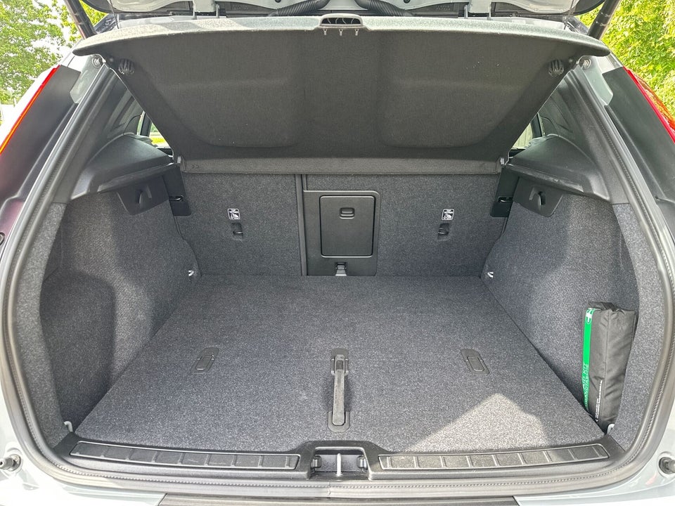 Volvo EX40 Extended Range Black Edition Excess 5d