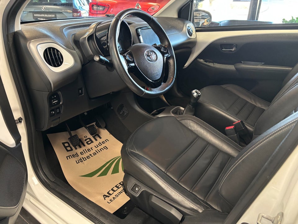 Toyota Aygo 1,0 VVT-i x-pose 5d