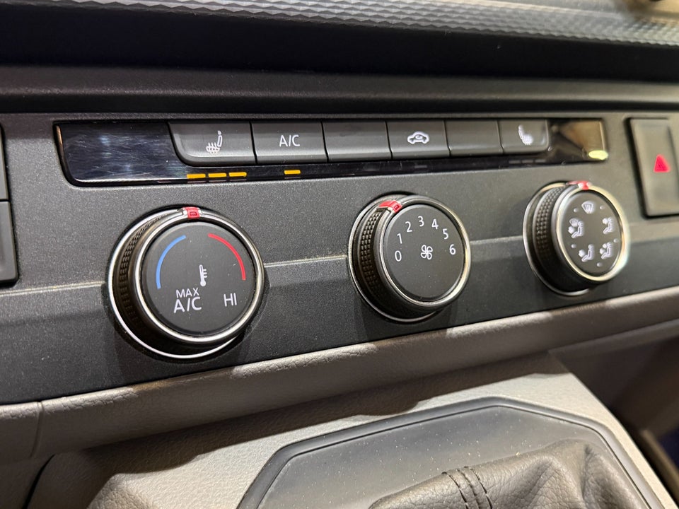 VW Transporter 2,0 TDi 150 Kassevogn DSG kort