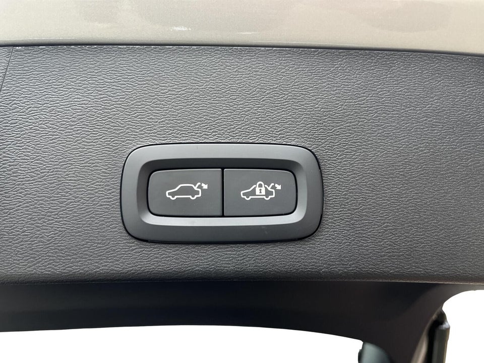 Volvo EX40 Extended Range Plus 5d