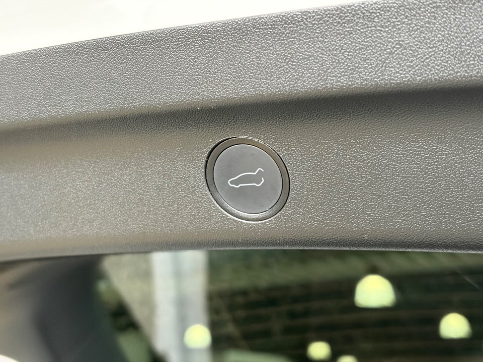 Tesla Model Y Long Range AWD 5d