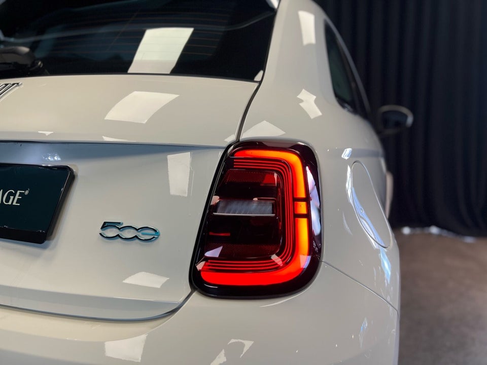 Fiat 500e 42 Icon 3d