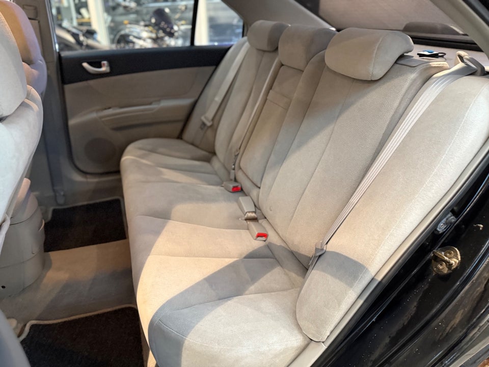 Hyundai Sonata 3,3 V6 aut. 4d