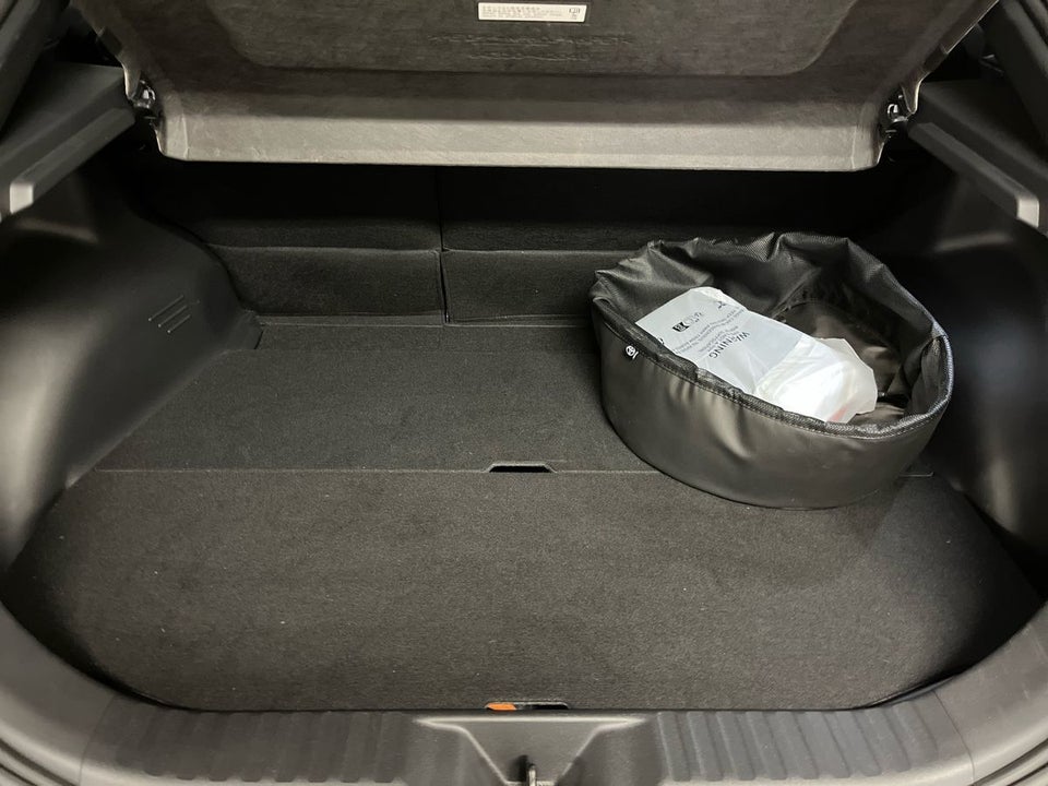 Toyota C-HR+ 77 Executive AWD 5d