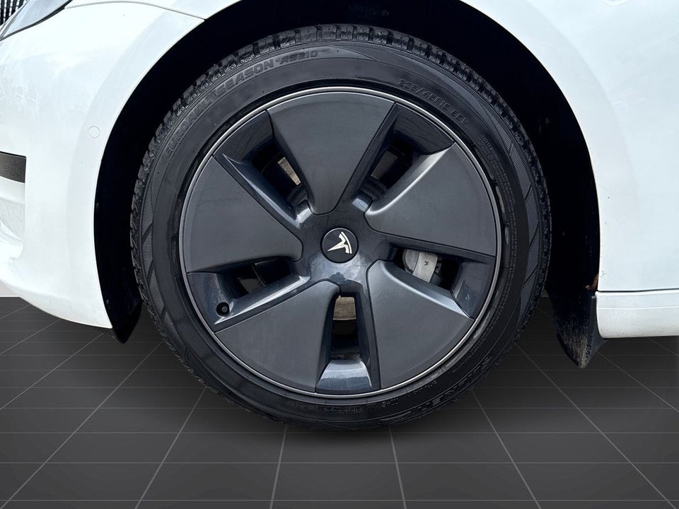 Tesla Model 3 Standard Range+ RWD 4d