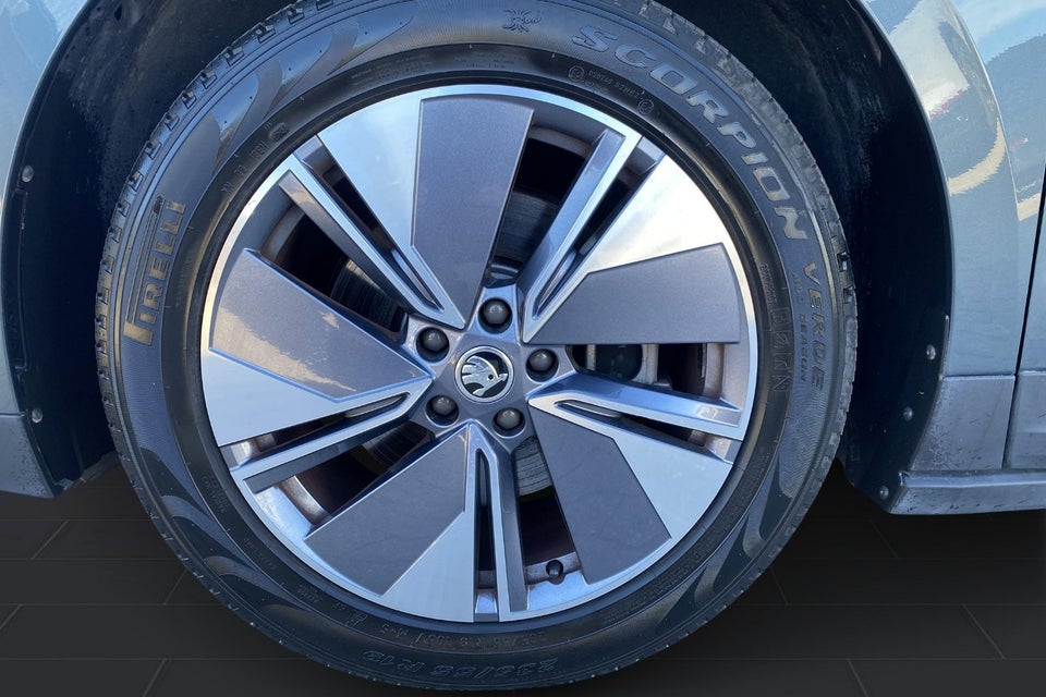 Skoda Enyaq 60 iV Loft 5d