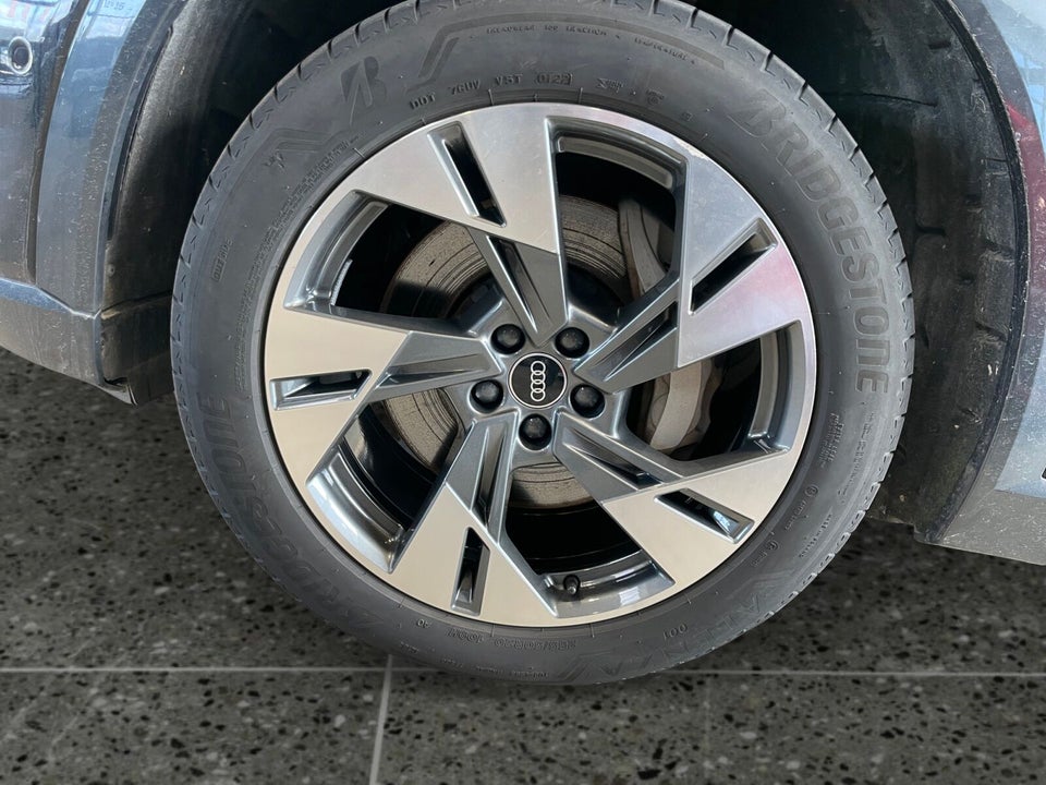 Audi e-tron 55 quattro 5d