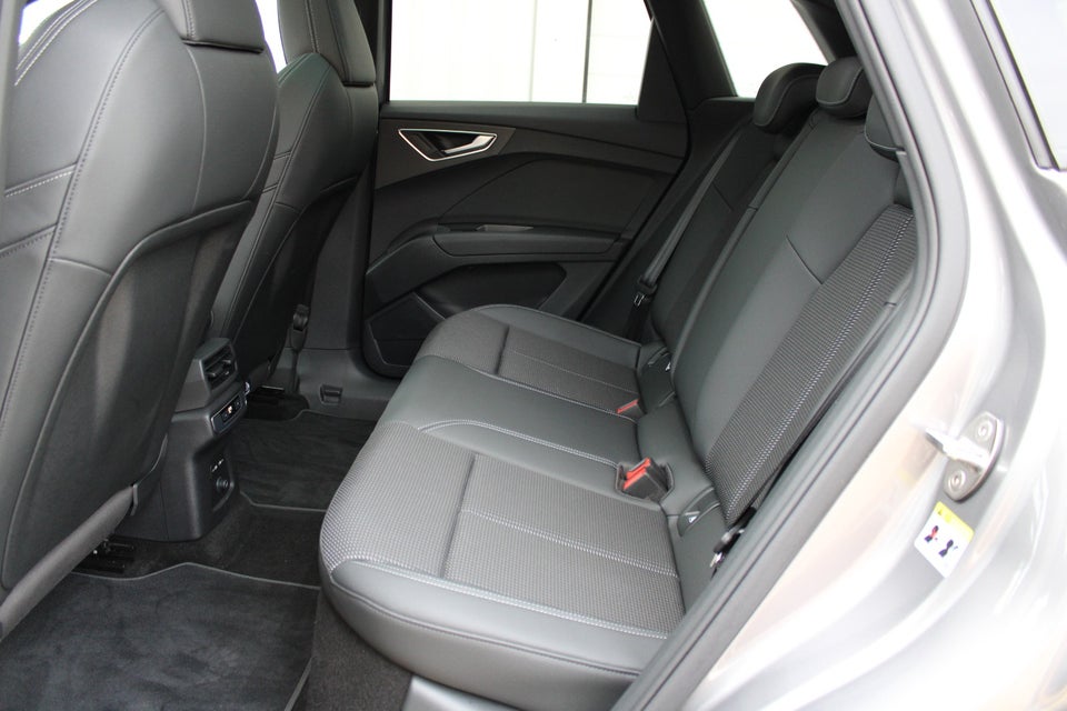 Audi Q4 e-tron 45 S-line 5d