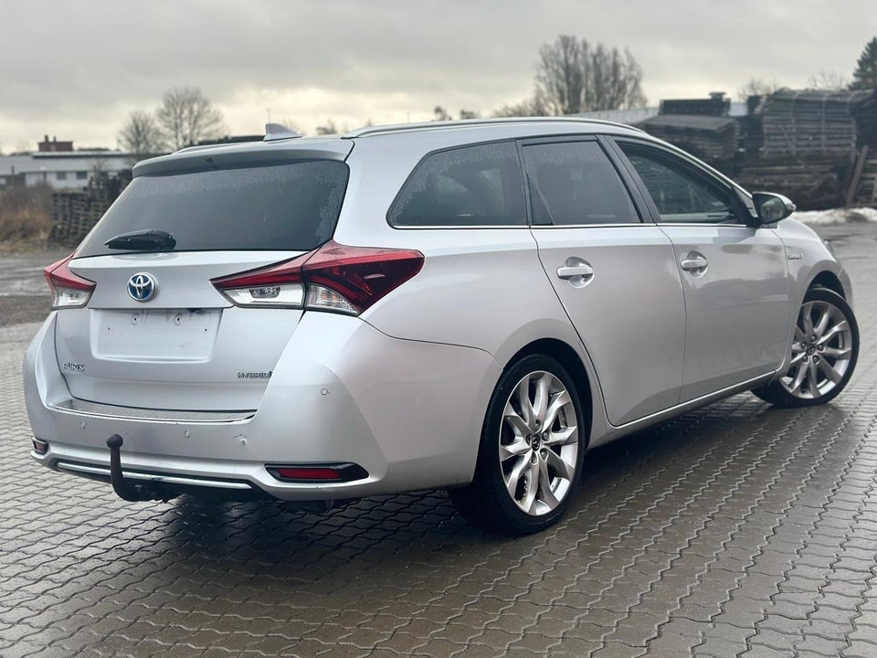 Toyota Auris 1,8 Hybrid H4 Touring Sports CVT 5d